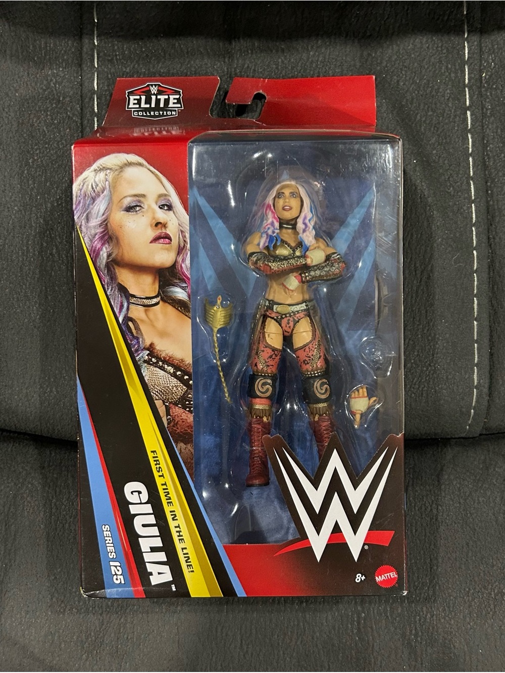 WWE elite s125 - Giulia! MOC! U.S/ english packaging!